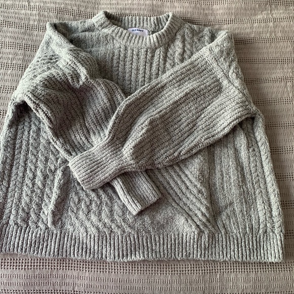 Old Navy soft chunky sweater with narrow wrist detail - Picture 1 of 7